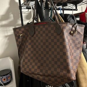 Louis Vuitton Neverfull Bag